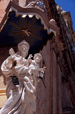 Religious statue in Valletta street