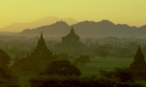 Another stunning sunrise over Bagan