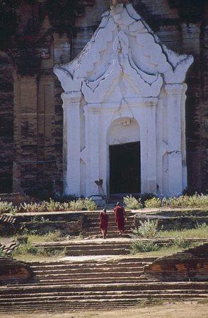 Monks entering Mingun Paya