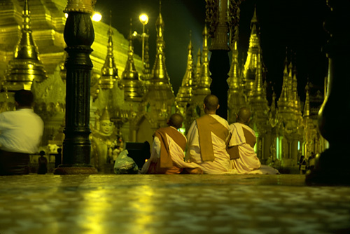 Nuns praying at Shwedagon